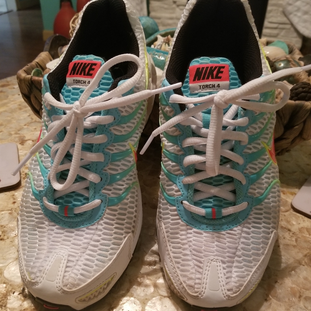 Nike tennis shoes